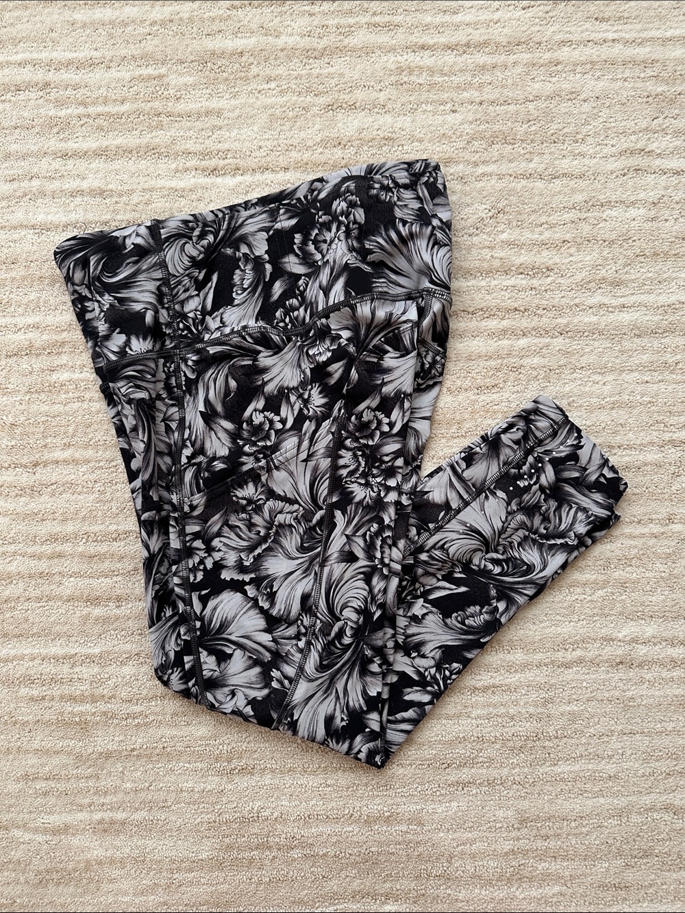 Lululemon Fast & Free Crop II *Nulux 19" Night Garden Ice Grey Black Size 4